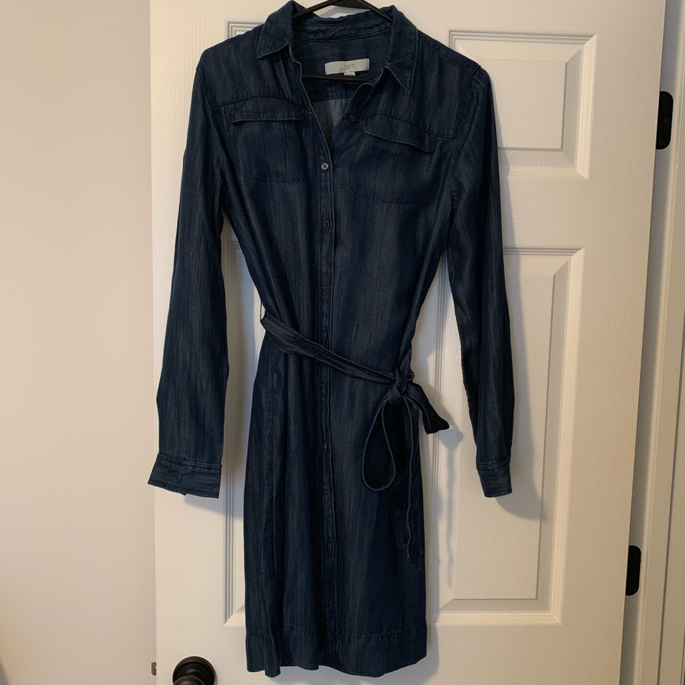 Loft Chambray Shirt Dress Size Small. NWT